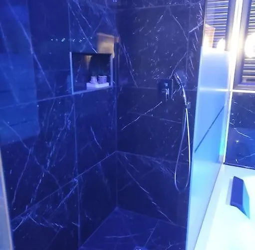 Sauna, Jacuzzi, Terrasse Et Parking Apartment